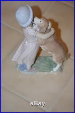 LLADRO porcelain figurine A Warm Welcome 6903 Girl with Dog WITH BOX