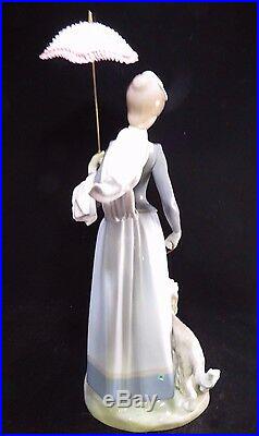 LLadro #4914 Lady With Shawl & Dog Figurine Retired Original Box