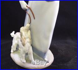 LLadro #4914 Lady With Shawl & Dog Figurine Retired Original Box