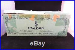 LLadro #4914 Lady With Shawl & Dog Figurine Retired Original Box