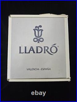 LLadro #6574 Take Me Home! Puppy Dog with Flowers Glossy Figurine With Box