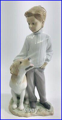 LLadro 6902 My Loyal Friend Figurine Signed Boy petting Labrador dog. Mint