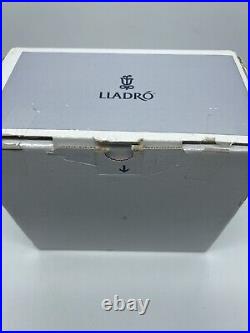 LLadro Figurine #6862 An Elegant Touch Girl Puppy Dog with Original Box 2001