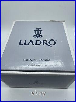 LLadro Figurine #6862 An Elegant Touch Girl Puppy Dog with Original Box 2001