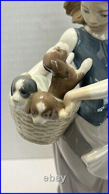 LLadro Girl Holding Puppies in Basket Little Dogs on Hip 1311 Unboxed Mint
