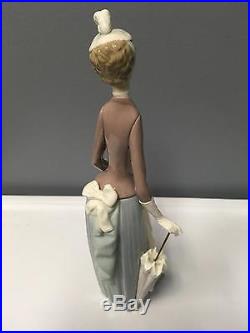 LLadro Glossy Figurine 4761 Woman w Parasol Walking Papillon Dog in Box MINT 14