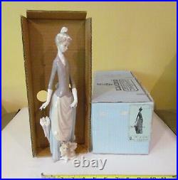 LOVELY LLADRO #4761 WOMAN WITH DOG- RETIRED- EXCELLENT/MINT withORIGINAL BOX