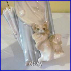 LOVELY LLADRO #4761 WOMAN WITH DOG- RETIRED- EXCELLENT/MINT withORIGINAL BOX