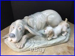 Large Early Lladro Bloodhound Dog With Basset Hound Puppy Figurine