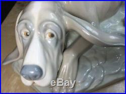 Large Early Lladro Bloodhound Dog With Basset Hound Puppy Figurine