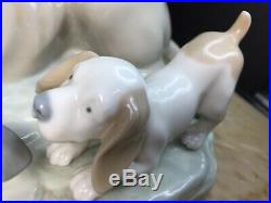 Large Early Lladro Bloodhound Dog With Basset Hound Puppy Figurine