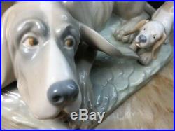 Large Early Lladro Bloodhound Dog With Basset Hound Puppy Figurine