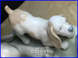 Large Early Lladro Bloodhound Dog With Basset Hound Puppy Figurine