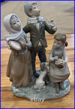 Large Lladro Christmas Carolers #1239 Glossy Porcelain Figurine Boy/Girl/Dog