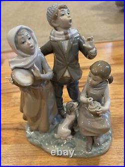 Large Lladro Christmas Carolers #1239 Glossy Porcelain Figurine Boy/Girl/Dog