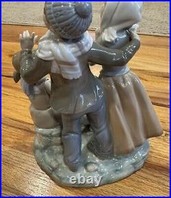 Large Lladro Christmas Carolers #1239 Glossy Porcelain Figurine Boy/Girl/Dog