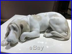 Large Lladro OLD HOUND DOG #1067 Beautiful Figurine