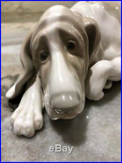 Large Lladro OLD HOUND DOG #1067 Beautiful Figurine