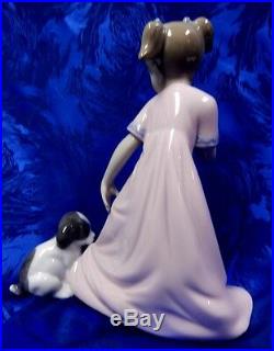 Let Me Go Girl With Dog Special Edition 2014 Female Figurine Nao By Lladro #1829