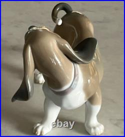 Lladro 1066 Bassett Basset Hound Puppy Dog looking backwards MWOB, RV$525