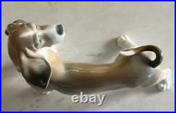 Lladro 1066 Bassett Basset Hound Puppy Dog looking backwards MWOB, RV$525