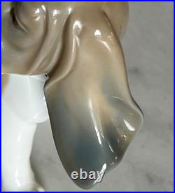 Lladro 1066 Bassett Basset Hound Puppy Dog looking backwards MWOB, RV$525