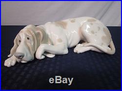 Lladro #1067 Old Dog Figurine. 1970-86. Spain. PERFECT