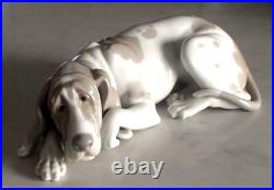 Lladro 1067 Old Dog exhausted Basset Hound Dog MWOB, RV$720