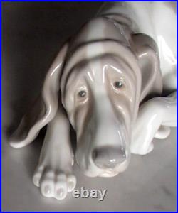 Lladro 1067 Old Dog exhausted Basset Hound Dog MWOB, RV$720