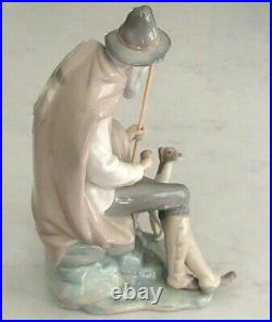 Lladro 1094 Beggar shepherd with begging puppy dog, new staff MIB, RV$685