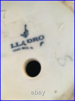 Lladro 1128 Dog in a Basket Retired! Mint Condition! No Box! L@@K