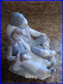 Lladro 1230 Friendship Figurine, Boy girl Dog, No Reserve