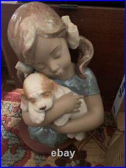 Lladro #12355 Gabriela, An Adorable Scene Of A Girl With Her Dog