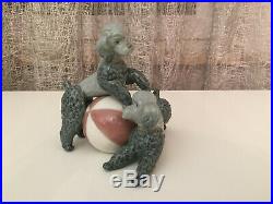 Lladro 1258 Figurine PLAYFUL DOGS Poodles with Ball
