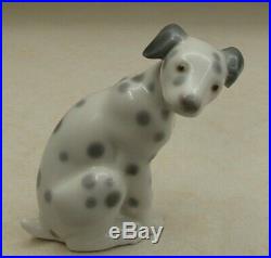 Lladro 1260 Dalmatian Dalmatian puppy dog sitting MWOB, RV$525