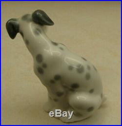Lladro 1260 Dalmatian Dalmatian puppy dog sitting MWOB, RV$525