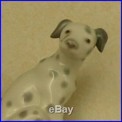 Lladro 1260 Dalmatian Dalmatian puppy dog sitting MWOB, RV$525