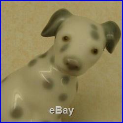 Lladro 1260 Dalmatian Dalmatian puppy dog sitting MWOB, RV$525