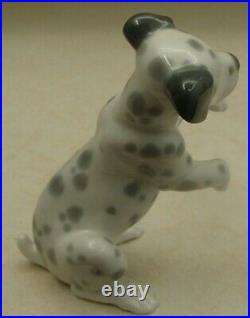 Lladro 1262 Dalmatian Dalmatian puppy dog begging/shaking MWOB, RV$495
