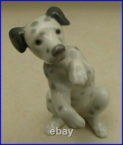 Lladro 1262 Dalmatian Dalmatian puppy dog begging/shaking MWOB, RV$495