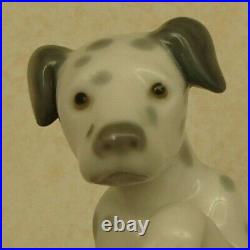 Lladro 1262 Dalmatian Dalmatian puppy dog begging/shaking MWOB, RV$495