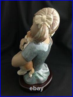 Lladro 13-1/2 Gabriela Girl Hugging Dog 2355 Figurine Bust W Wood Stand