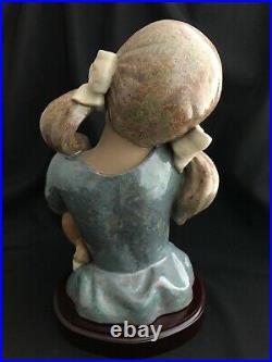 Lladro 13-1/2 Gabriela Girl Hugging Dog 2355 Figurine Bust W Wood Stand