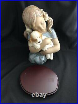 Lladro 13-1/2 Gabriela Girl Hugging Dog 2355 Figurine Bust W Wood Stand