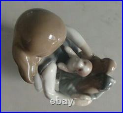 Lladro 1311 Girl with Puppies girl w little dogs on her hip MWOB, RV$435