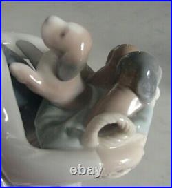 Lladro 1311 Girl with Puppies girl w little dogs on her hip MWOB, RV$435