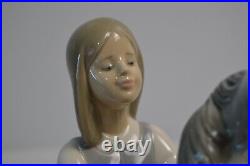 Lladro 1334 Girl Feeding Dog Figurine Chow Time No original box. Stunning