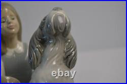 Lladro 1334 Girl Feeding Dog Figurine Chow Time No original box. Stunning