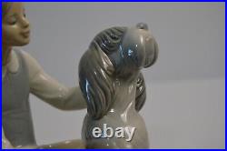 Lladro 1334 Girl Feeding Dog Figurine Chow Time No original box. Stunning