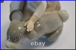 Lladro 1334 Girl Feeding Dog Figurine Chow Time No original box. Stunning